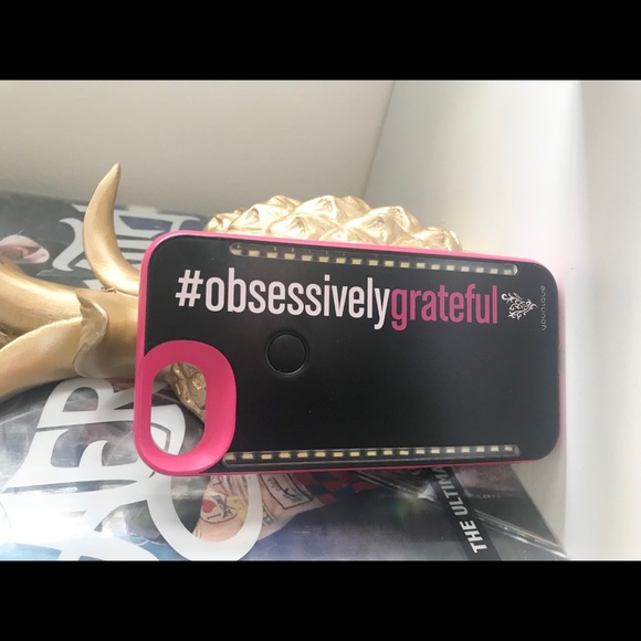 Younique selfie iPhone case - Picture 3 of 6